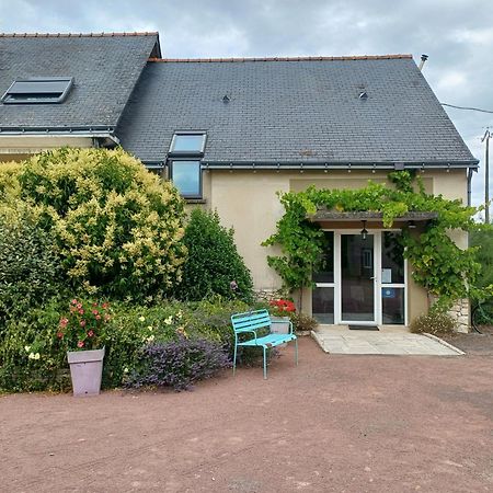 فندق Le Logis Du Livier Saint-Georges-sur-Layon المظهر الخارجي الصورة