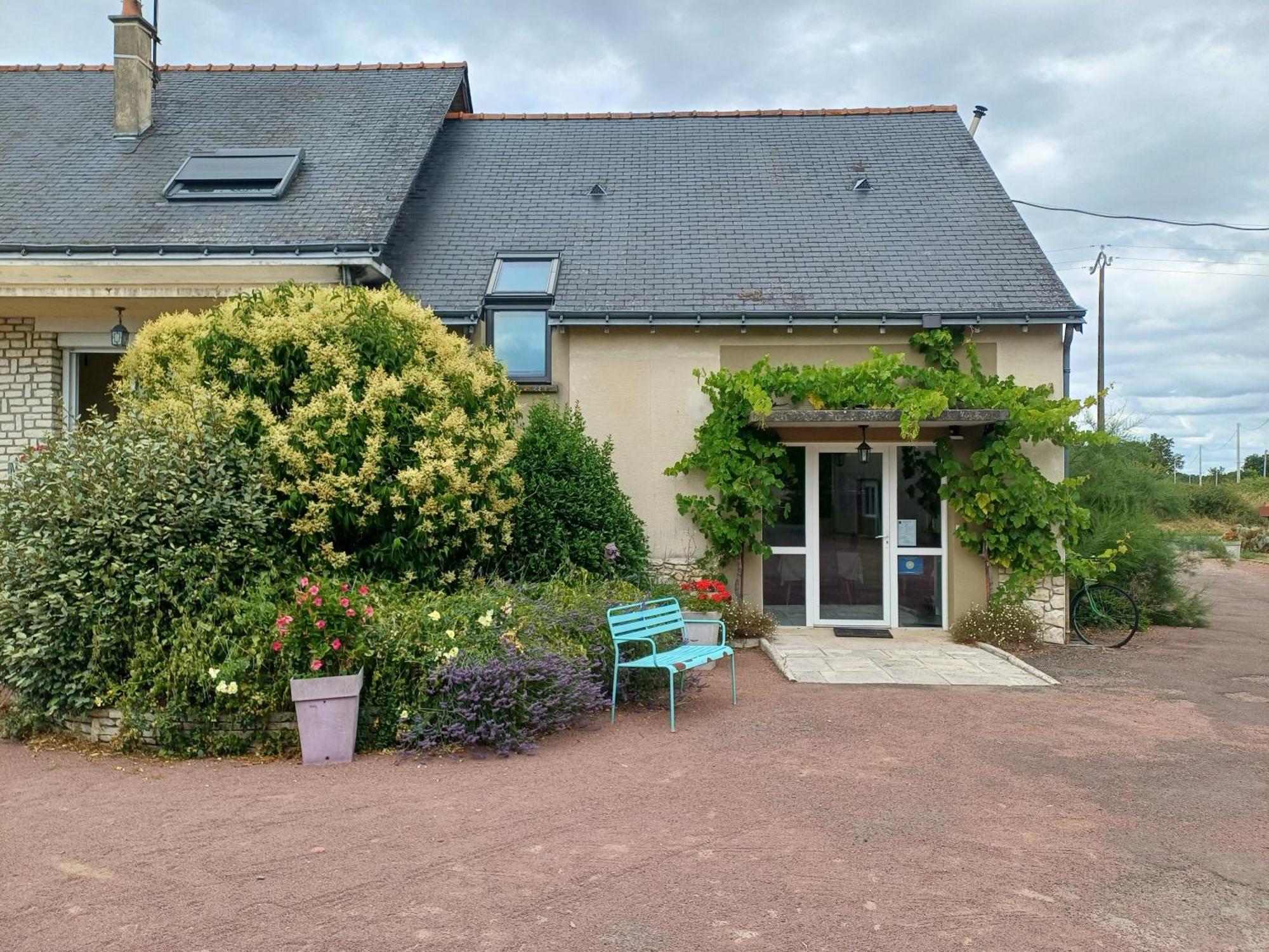 فندق Le Logis Du Livier Saint-Georges-sur-Layon المظهر الخارجي الصورة